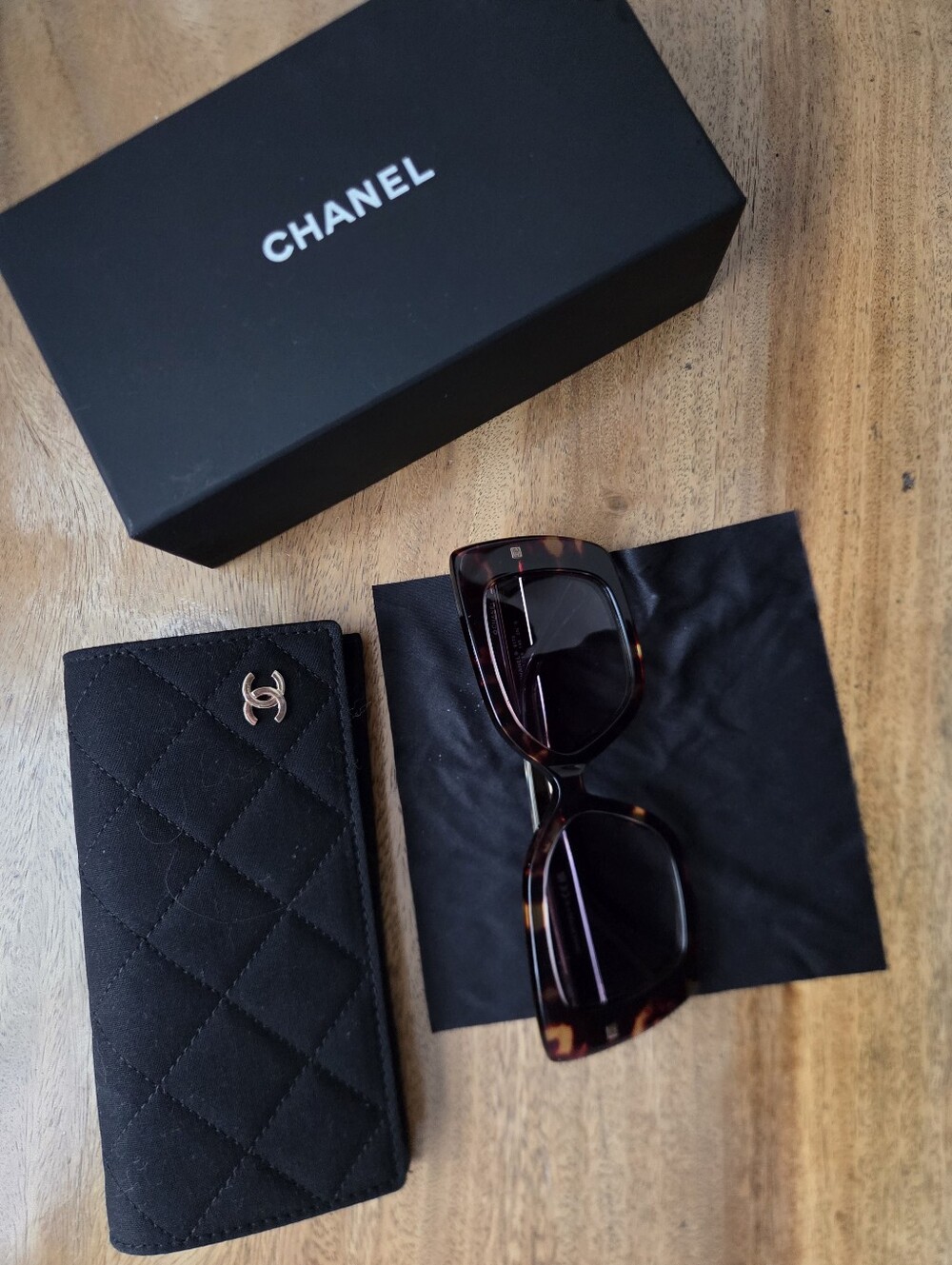 CHANEL women's Tortoiseshell Brown Sunglasses